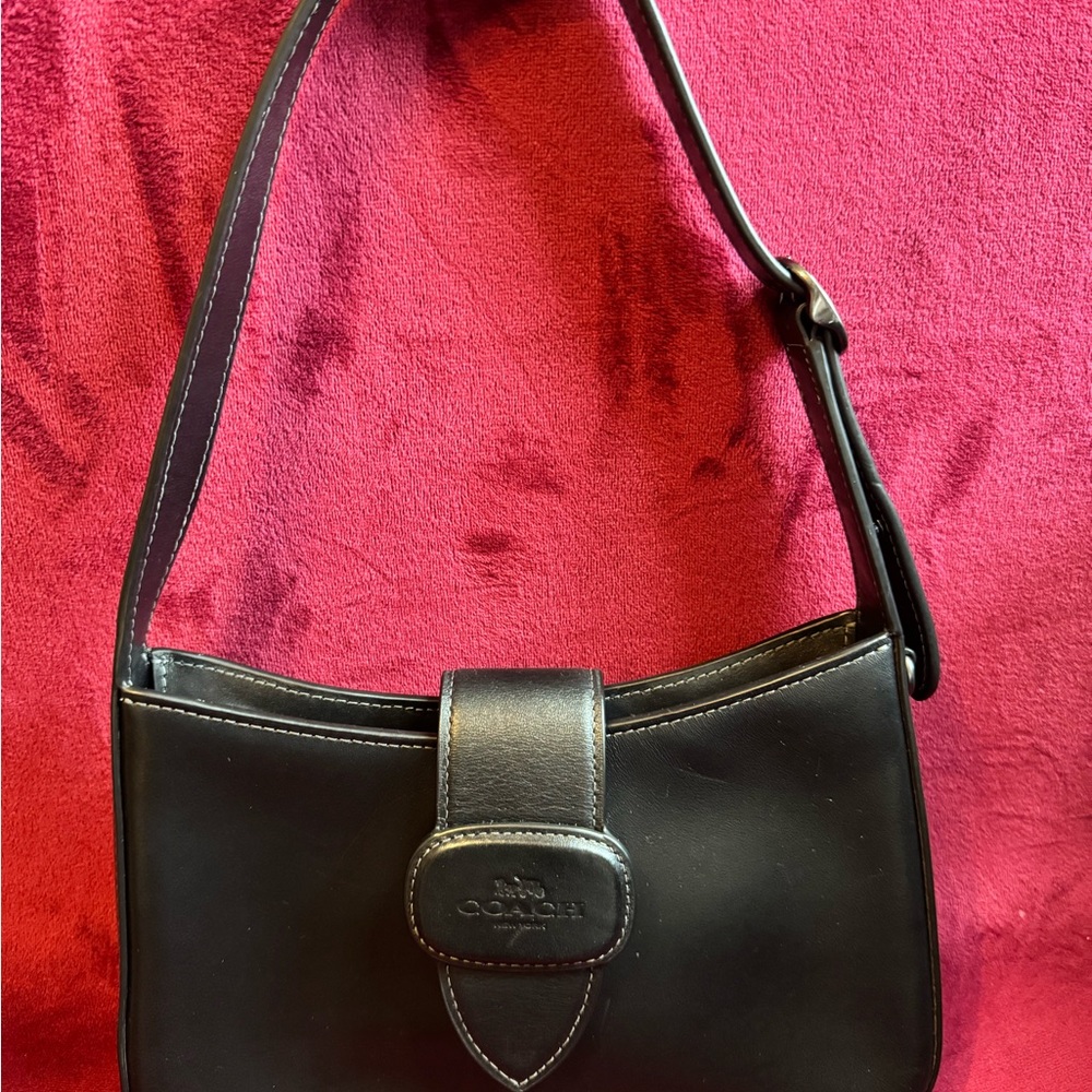 Authentic Coach Eliza Shoulder Bag in classic black smooth leather